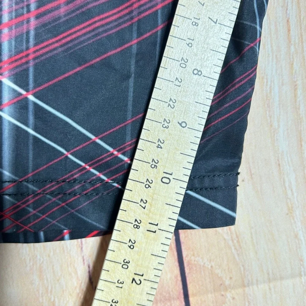 Oakley Board Shorts Mens 38 Black Red Geometric Cyber Surf Skate‎ CC
